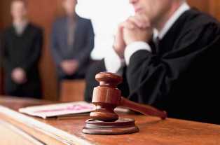 Почему важно нанять адвоката с опытом работы в суде по делам о преступлениях